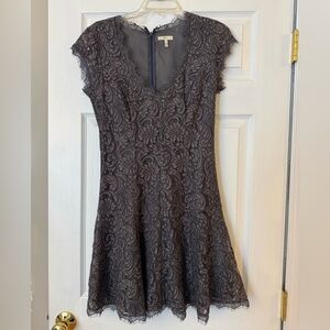 Joke Gray Lace Dress Size 4 Zip Back V-neck knee Length A-line